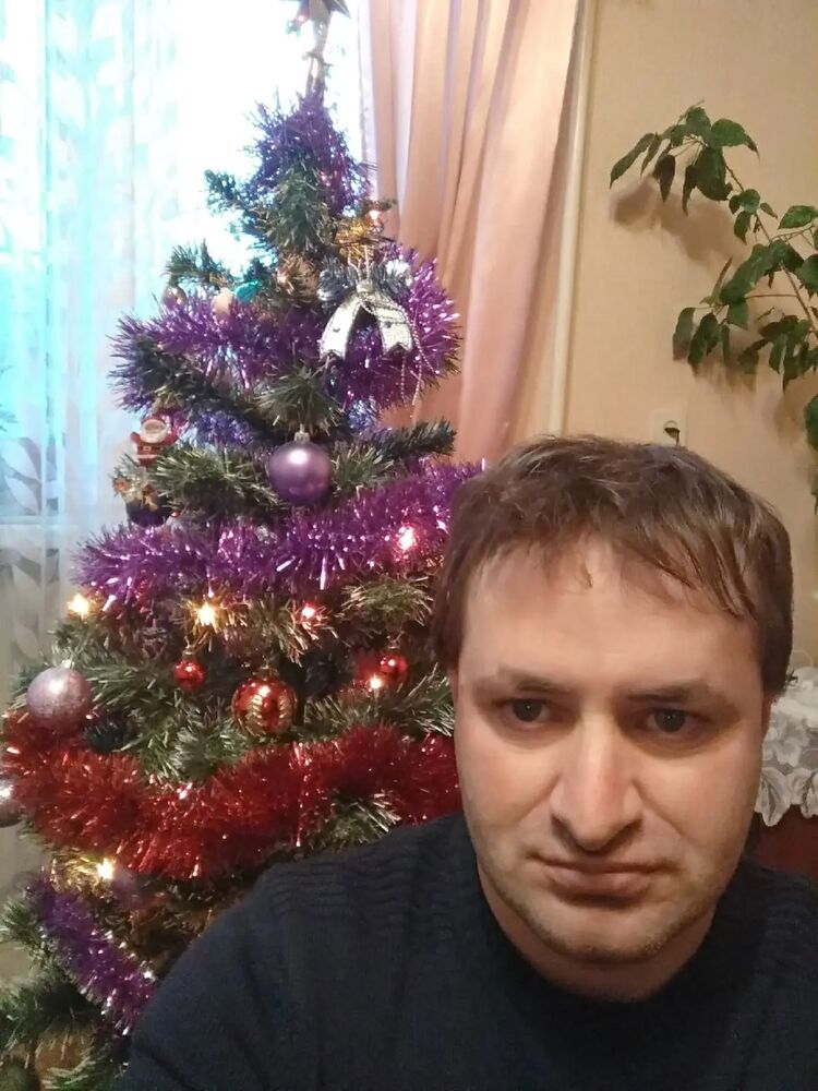  ,   Artur, 43 ,   ,   