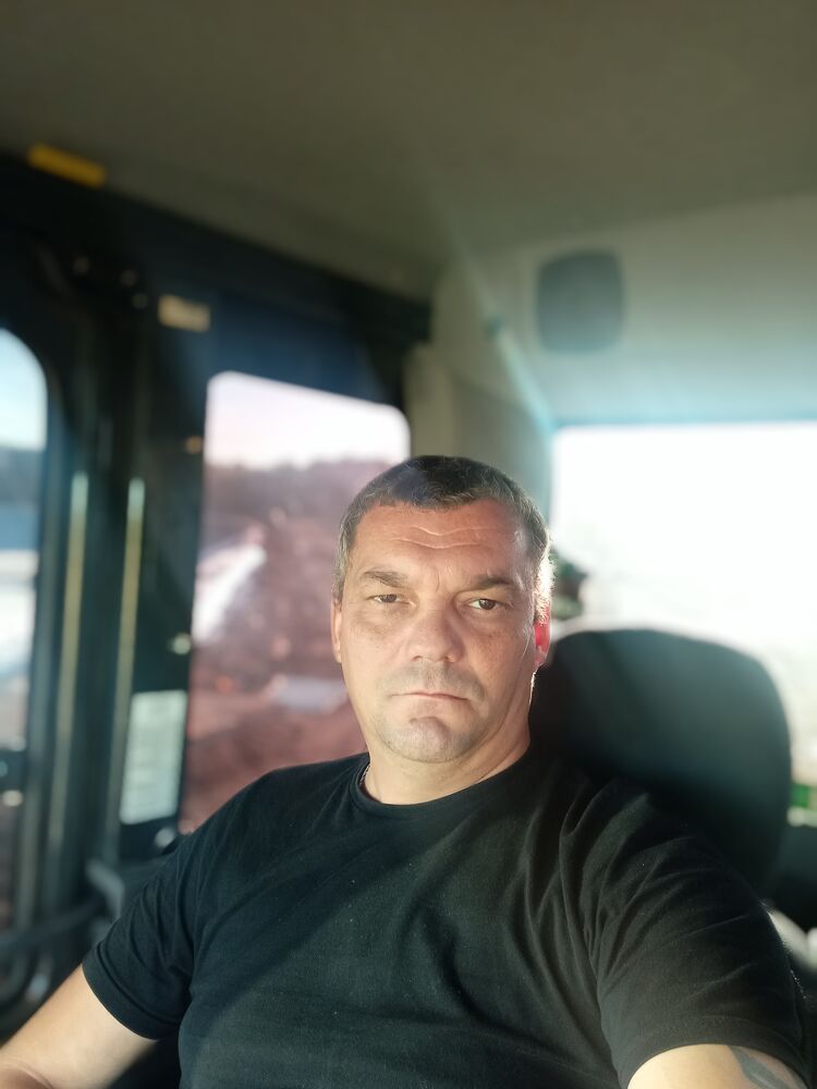  46015651  , 42 ,    
