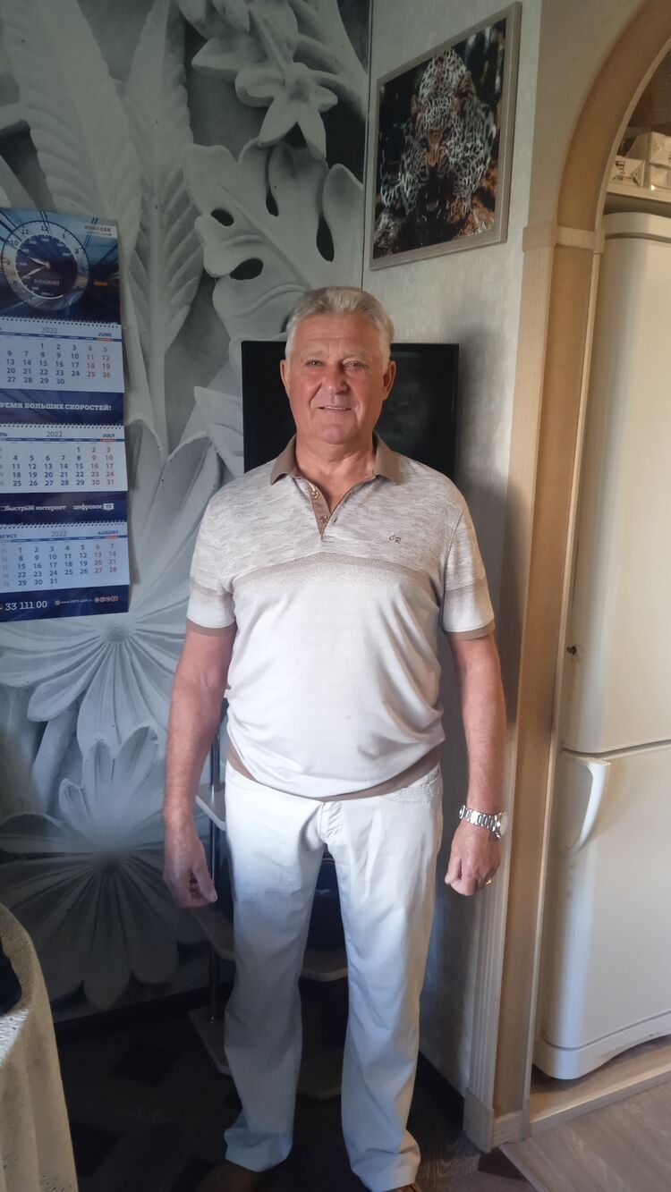  31258031  Alexander, 63 ,    -