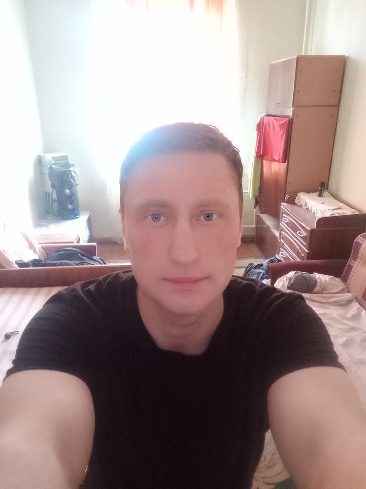  43903061  , 37 ,    