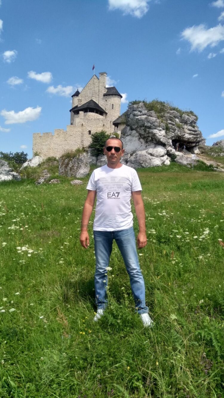  22687681  Eduard, 44 ,    