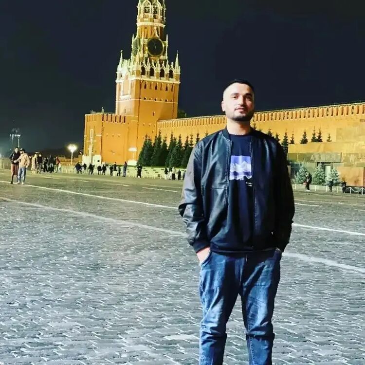  30561261  Yaser H, 31 ,    