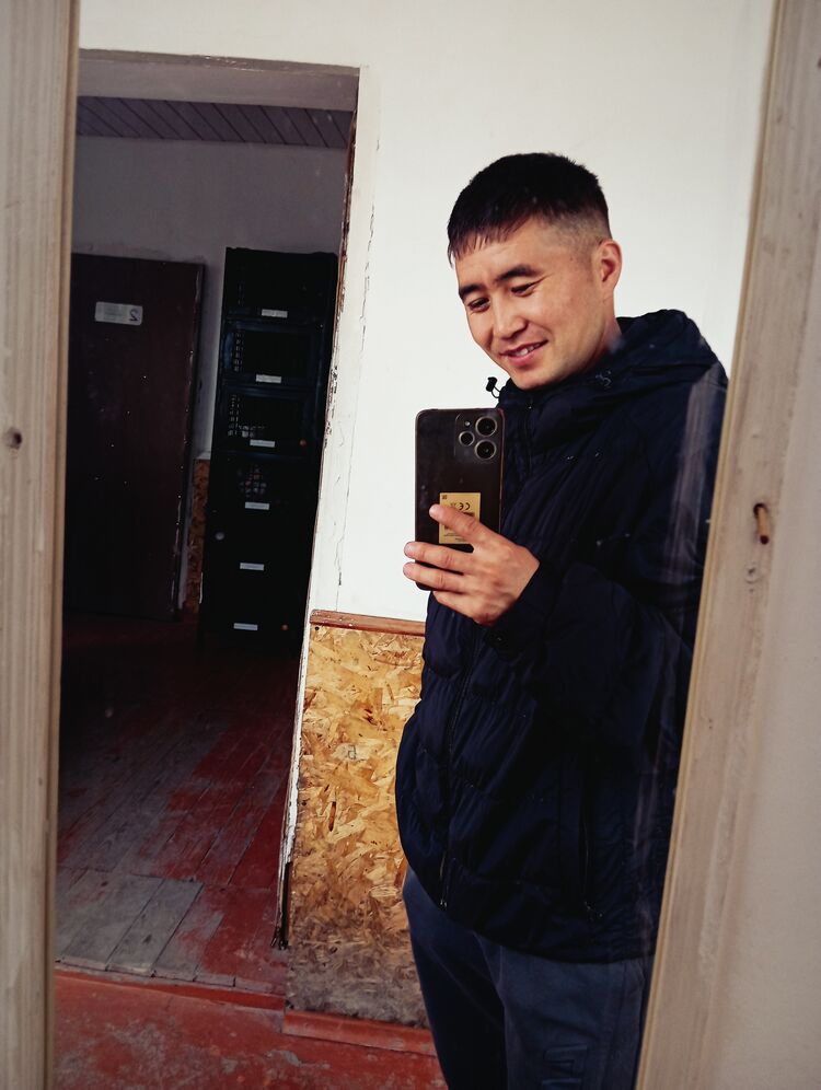  44666201  Aman, 27 ,    