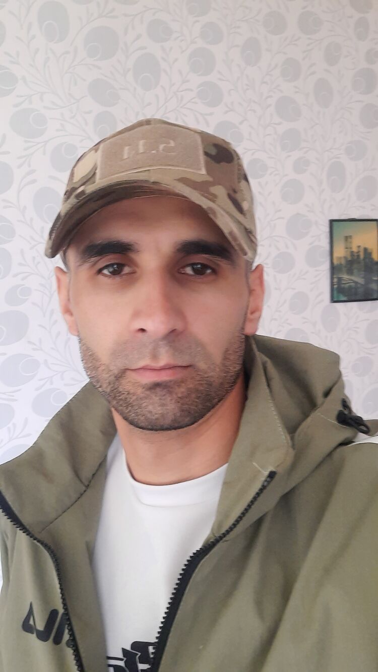  ,   Ali, 33 ,   ,   , c , 