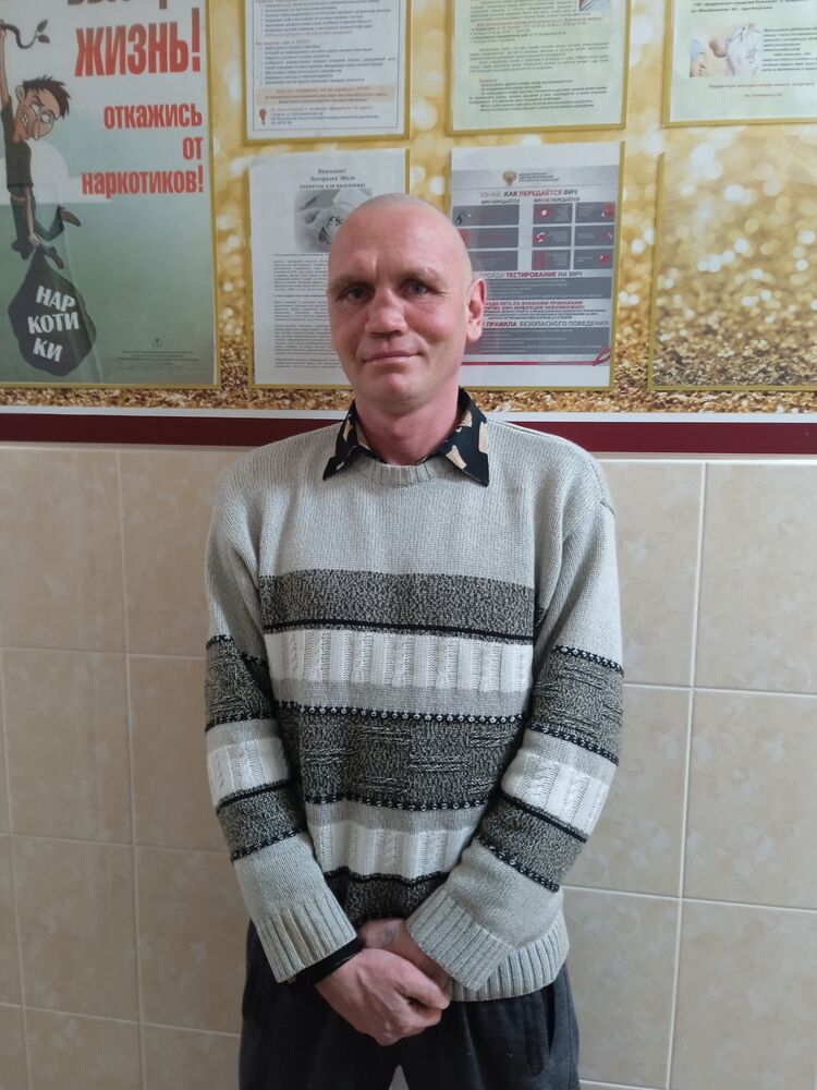  48249701  Sergei, 41 ,    