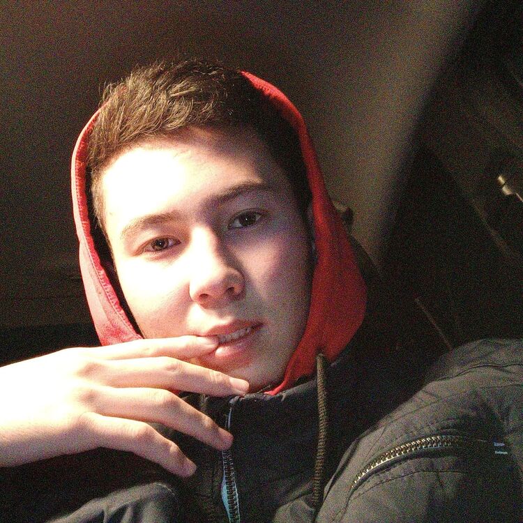  19210451  Adil, 26 ,    