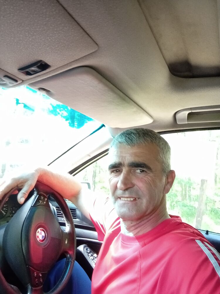  36869851  Eduard, 53 ,    