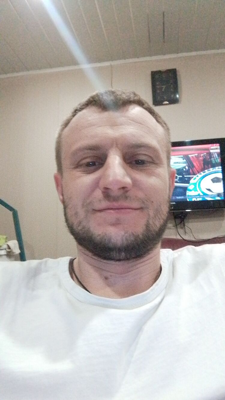  42808551  Victor, 37 ,    