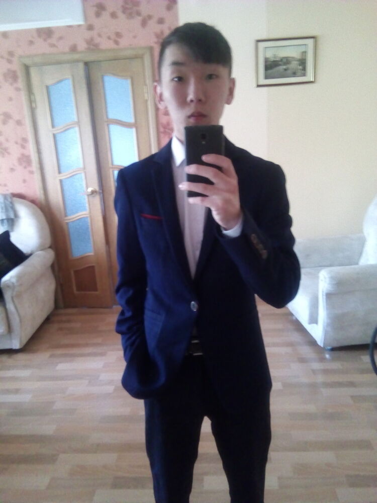  9518121  Ivan, 27 ,    