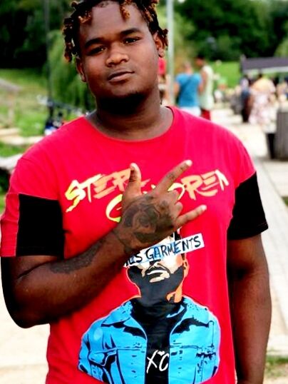  36524741  Derek, 21 ,    