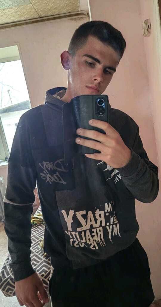  34577571  Igor, 21 ,    
