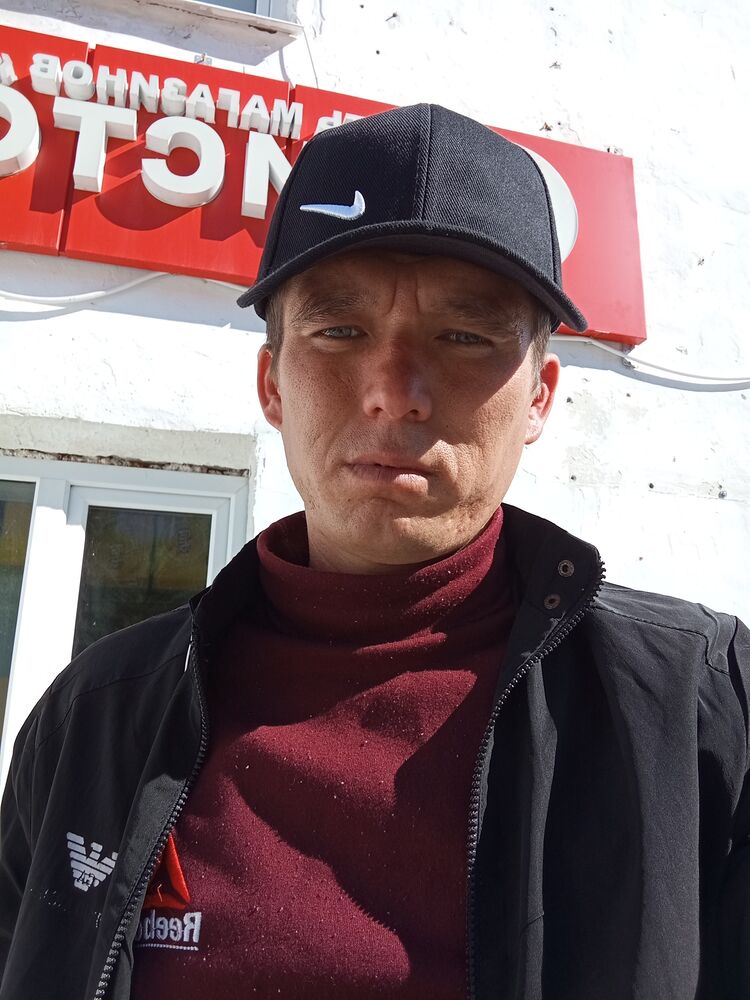  44926121  Elbek, 26 ,    