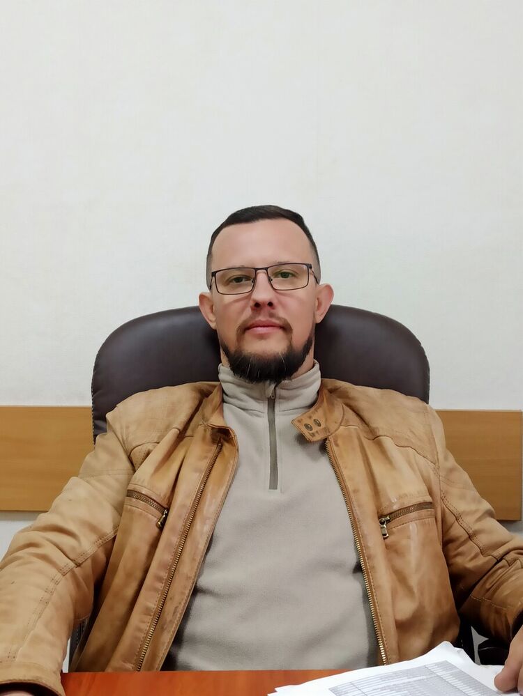  20434991  Slava, 46 ,    