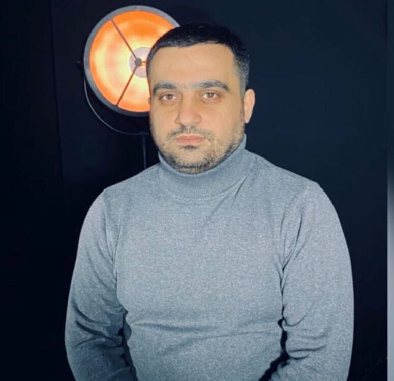  54068121  , 40 ,    As