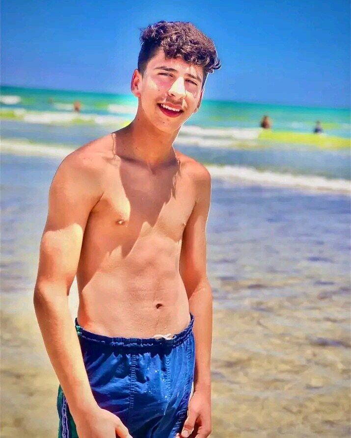  31842771  Yassine, 21 ,    Tunis