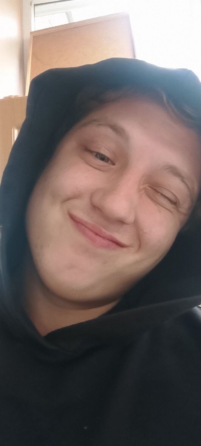  ,   Anton, 28 ,   ,   