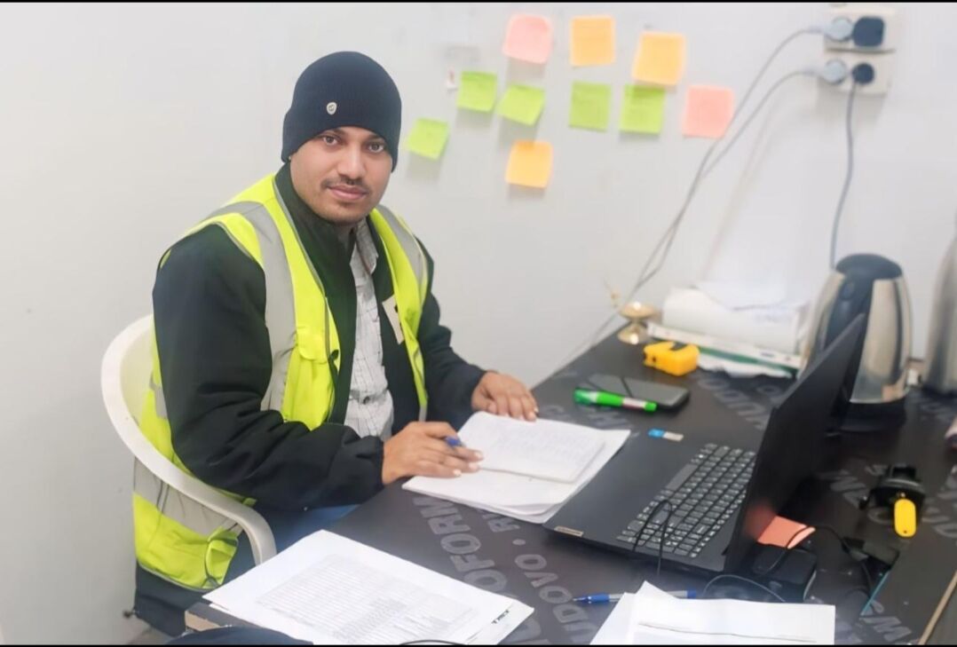  54428801  Suresh Kumar, 35 ,    