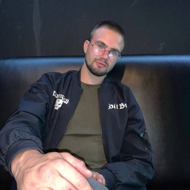  51656681  Max, 26 ,    