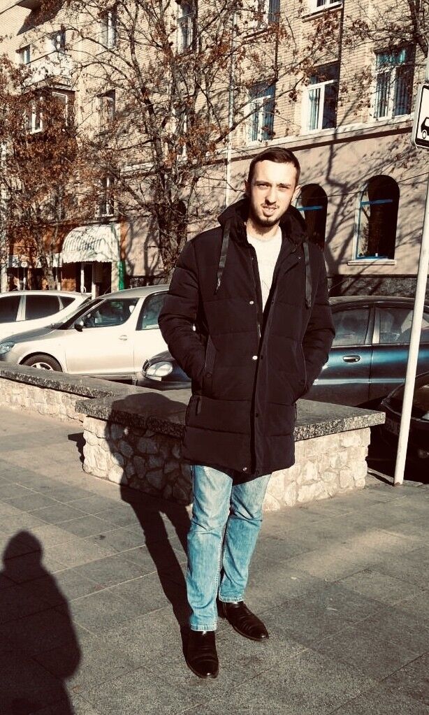  14319461  Ivan, 27 ,    