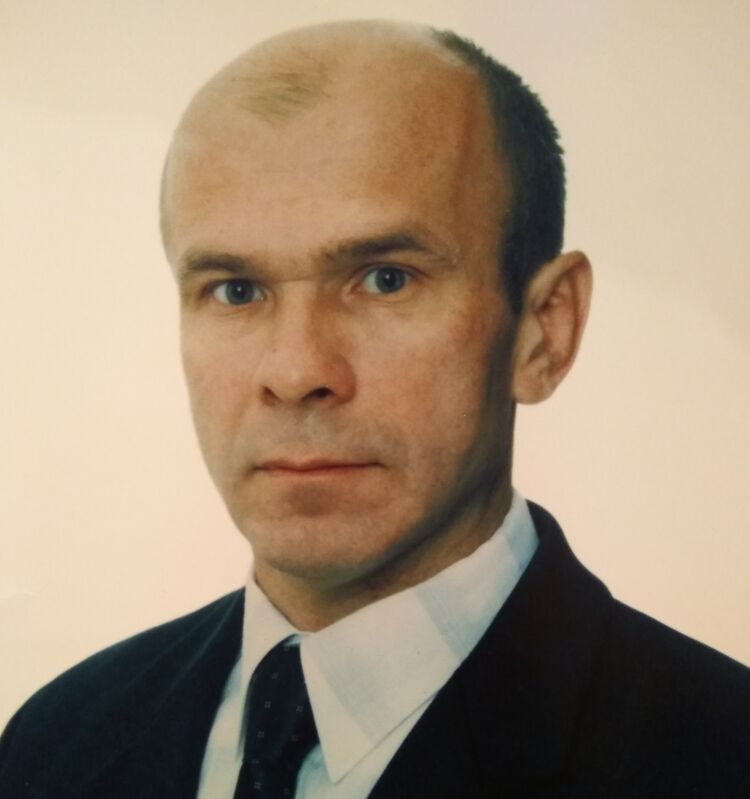  42298001  Oleg, 64 ,    