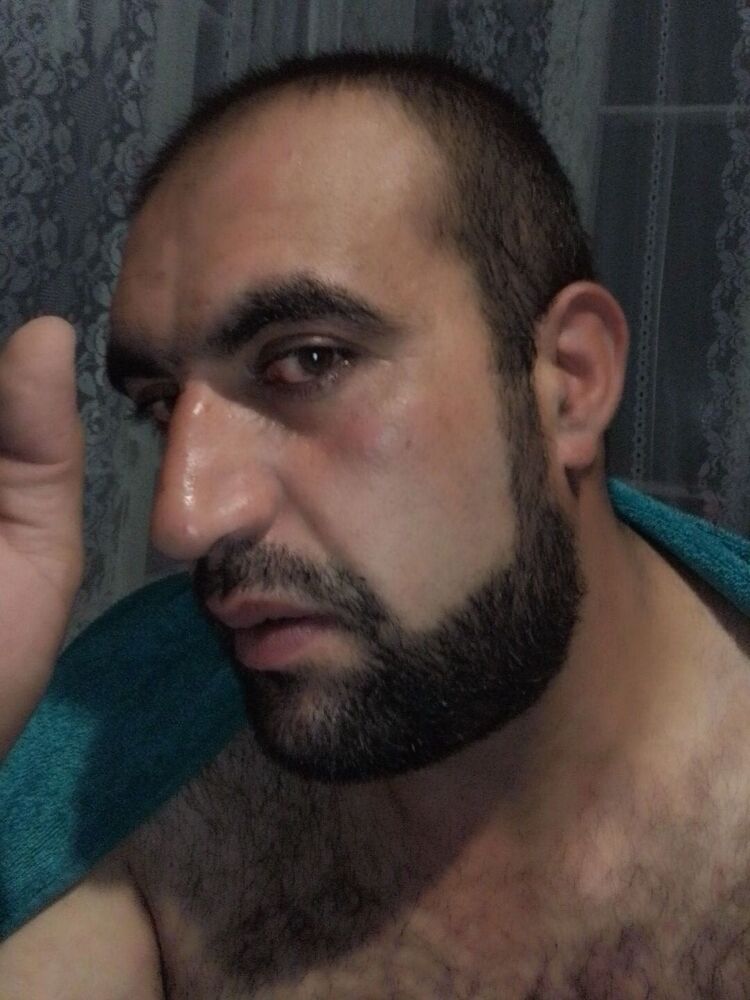  30581341  Arman, 39 ,    