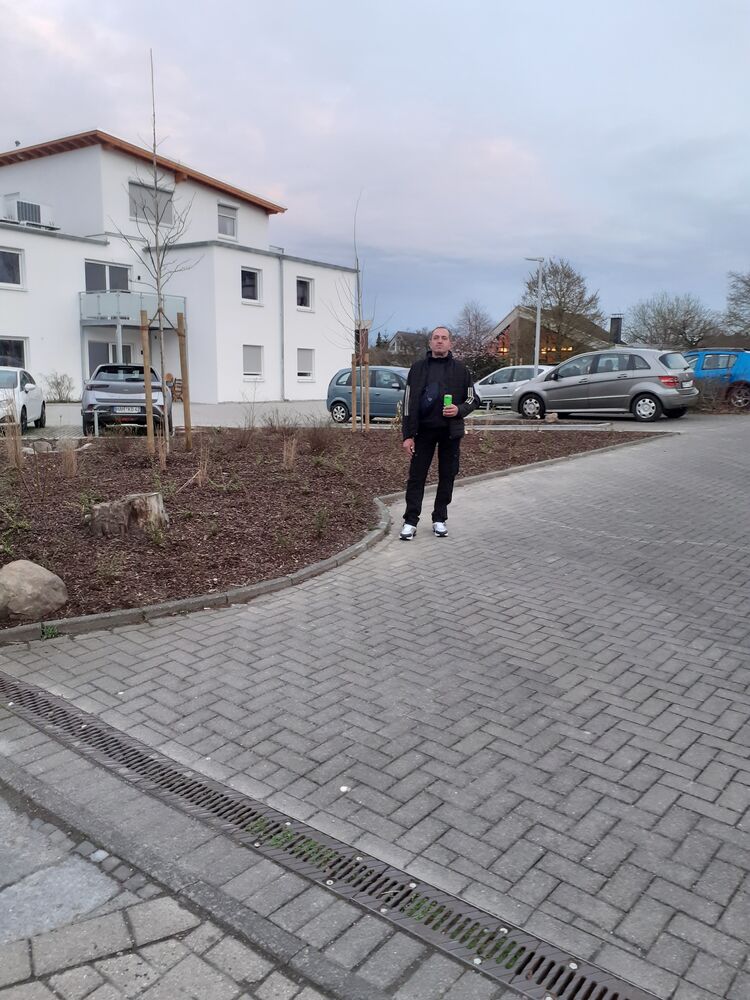  Dortmund,   Mikheil, 51 ,   ,   