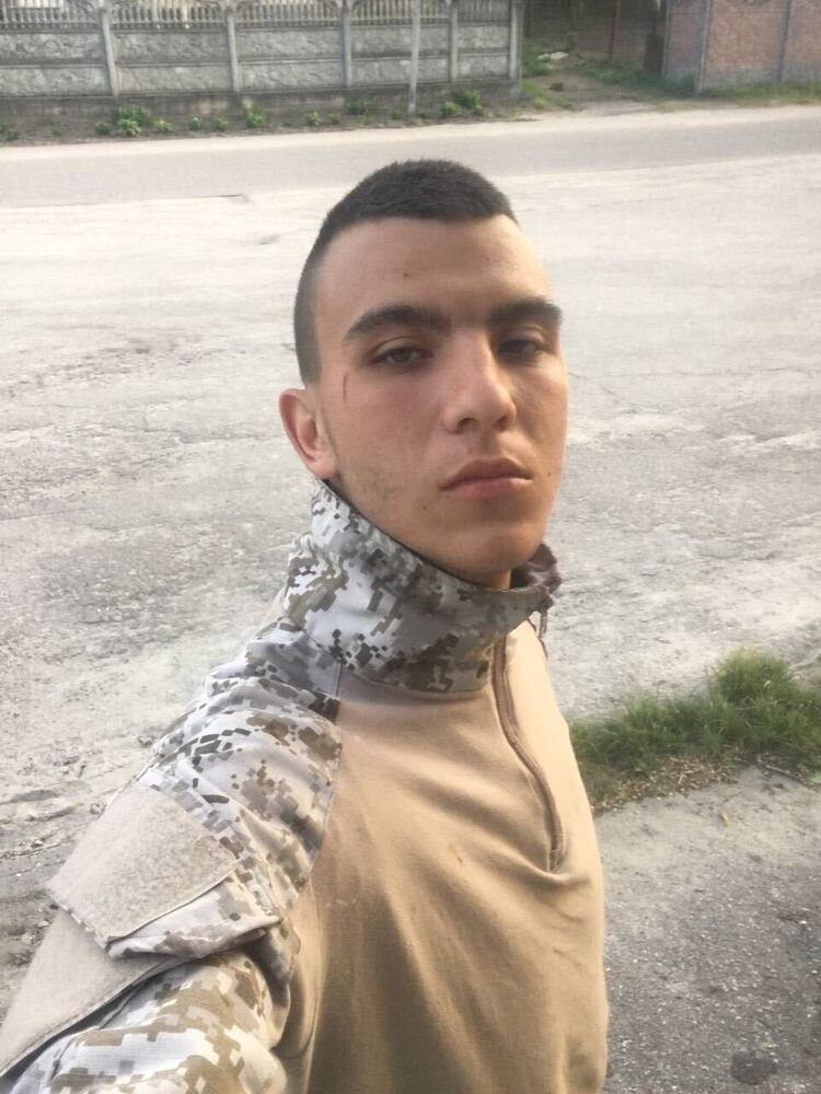  52245141  Igor, 21 ,     