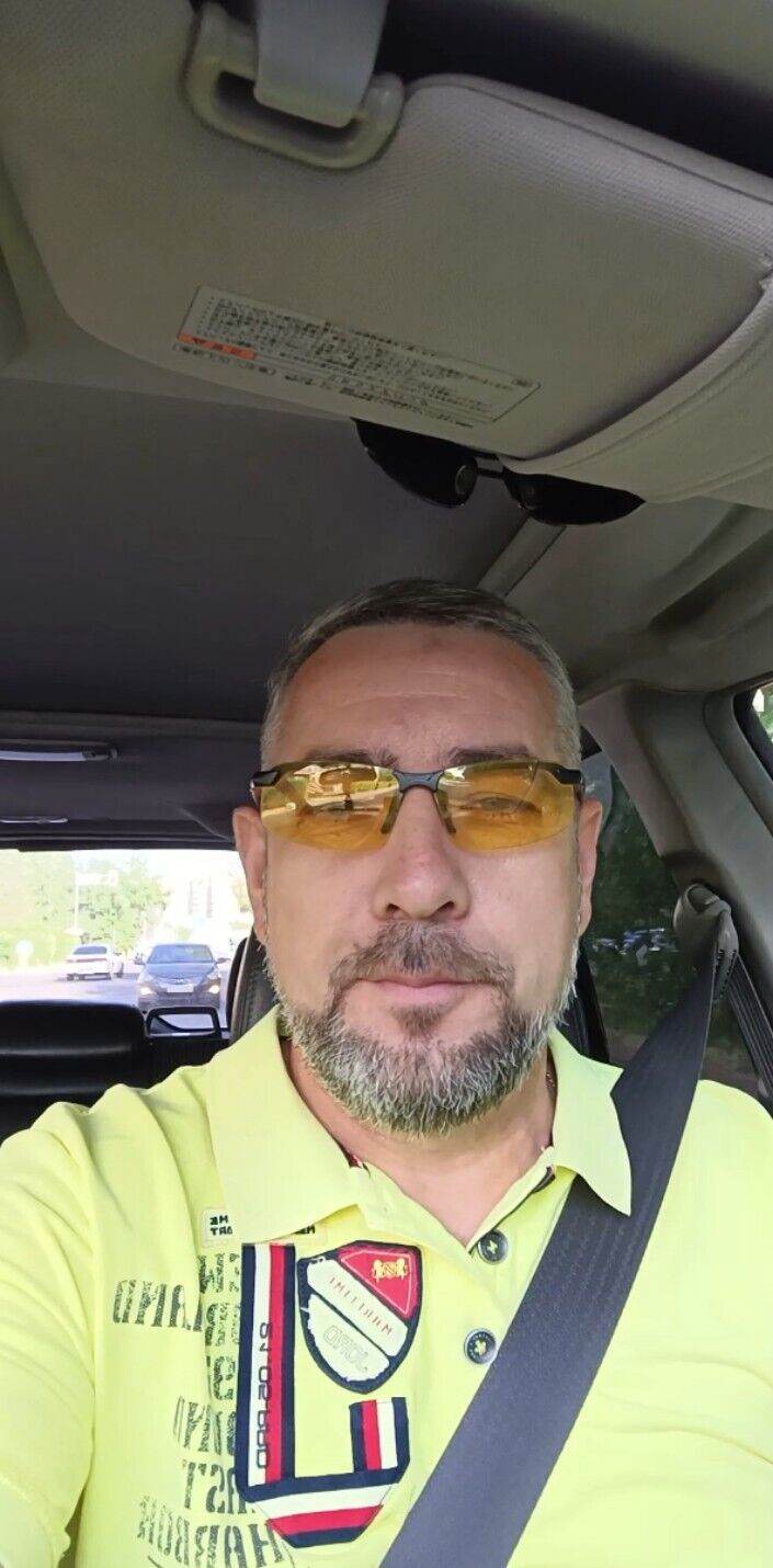  26709831  Igor, 49 ,    