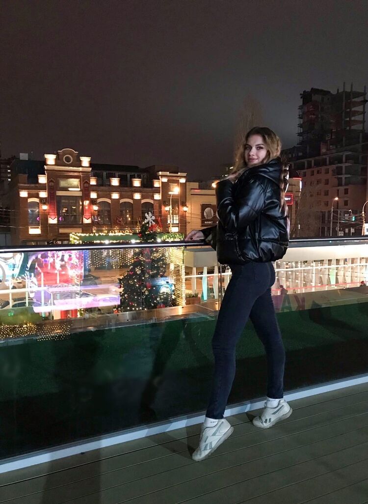  --,   , 22 ,   