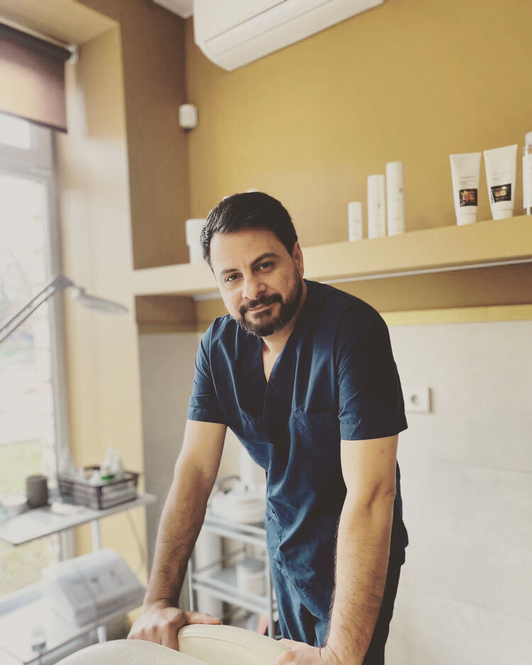  45190741  Ahmad, 42 ,    Halberstadt