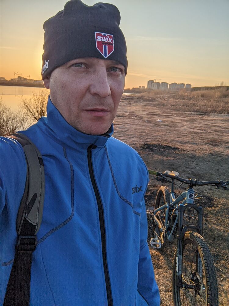  53407961  Artem, 41 ,     