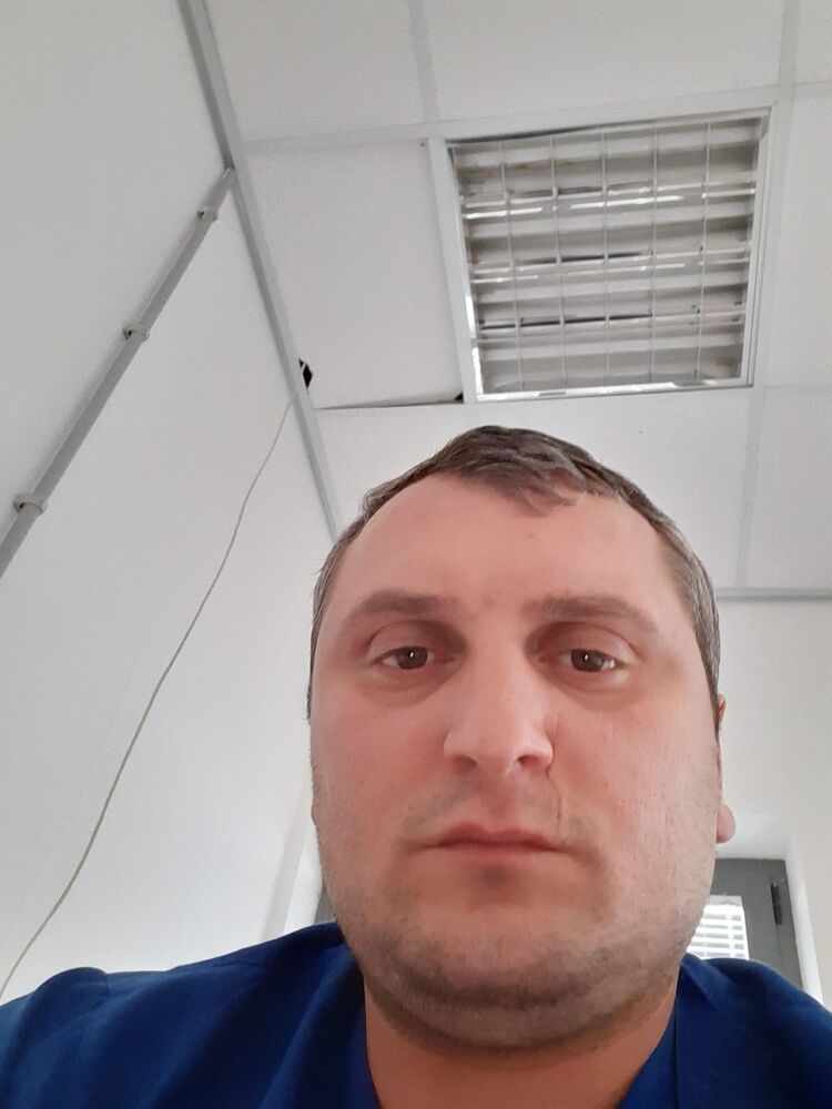  ,   Levi, 42 ,   ,   , c 