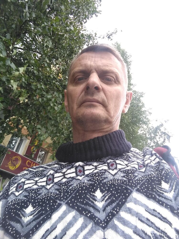  21196031  Viktor, 51 ,    