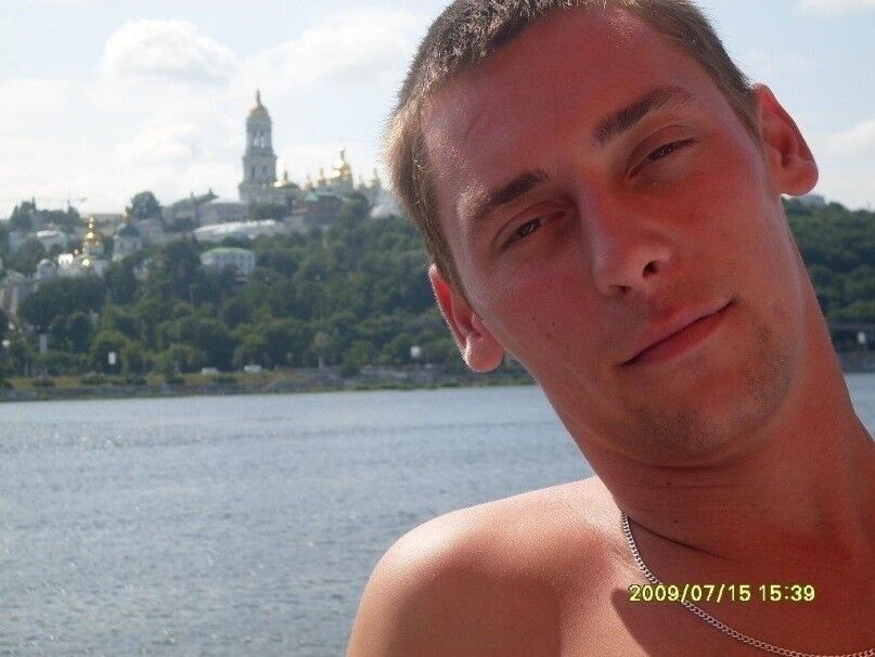  8589081  Anton, 42 ,    -