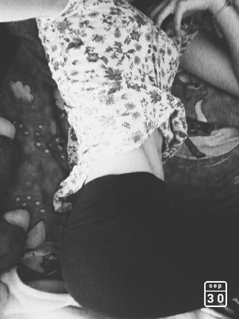  ,   Be mine, 32 ,  