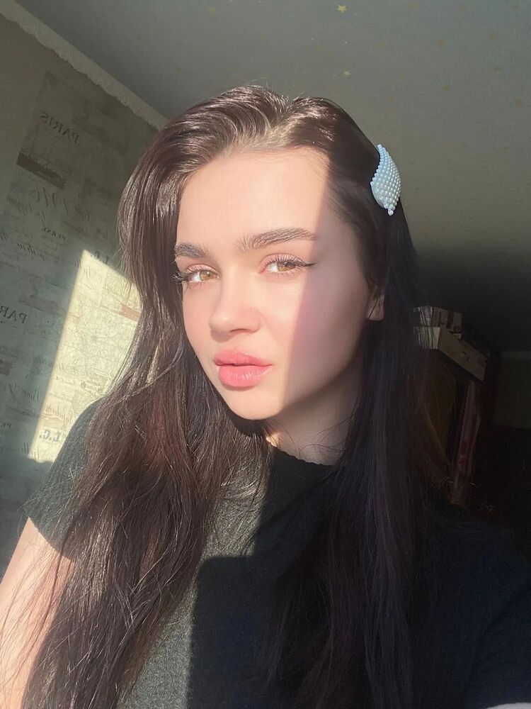   ,   Anastasia, 21 ,   c 