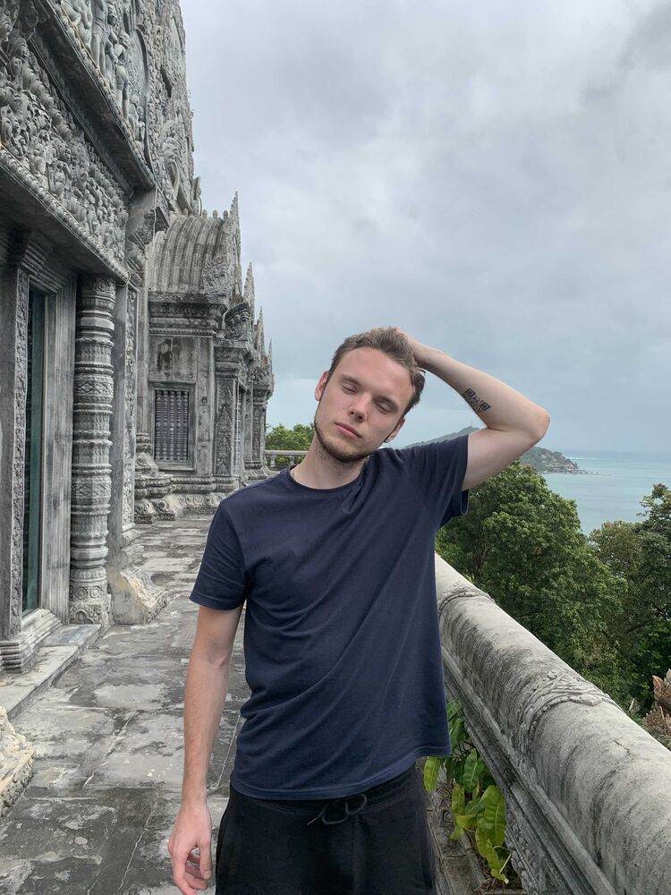  38549701  Danya, 28 ,    