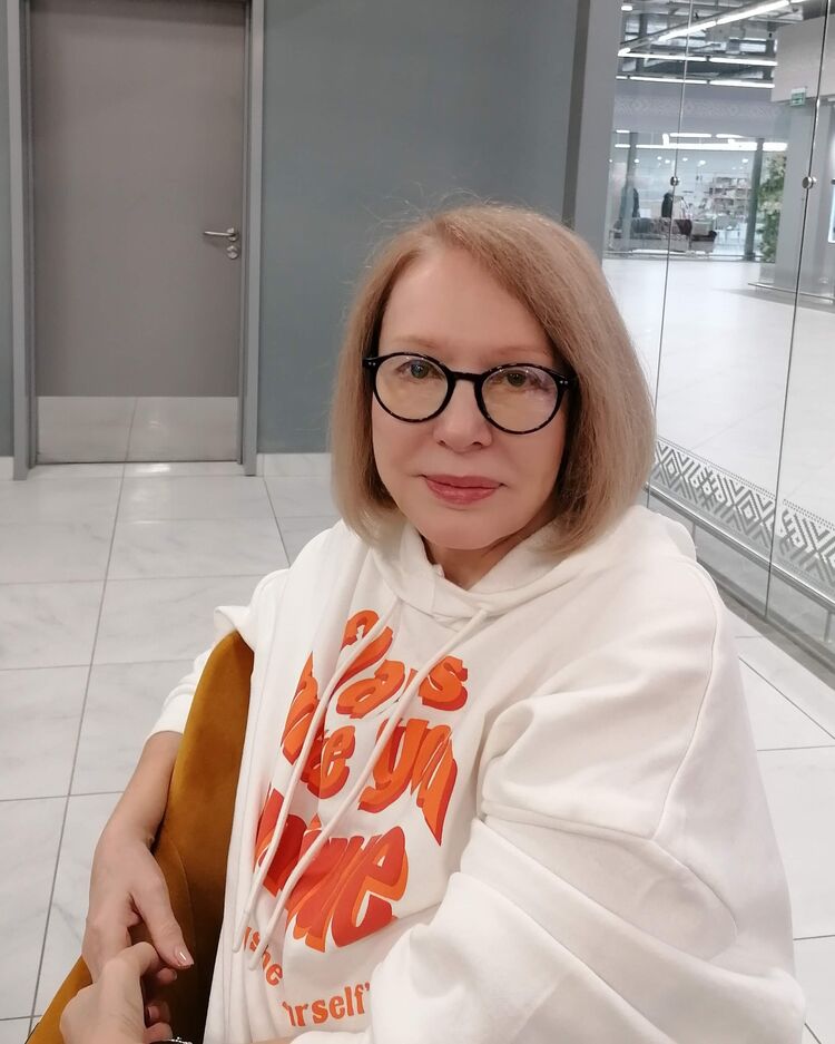  47940781  Elena, 63 ,    