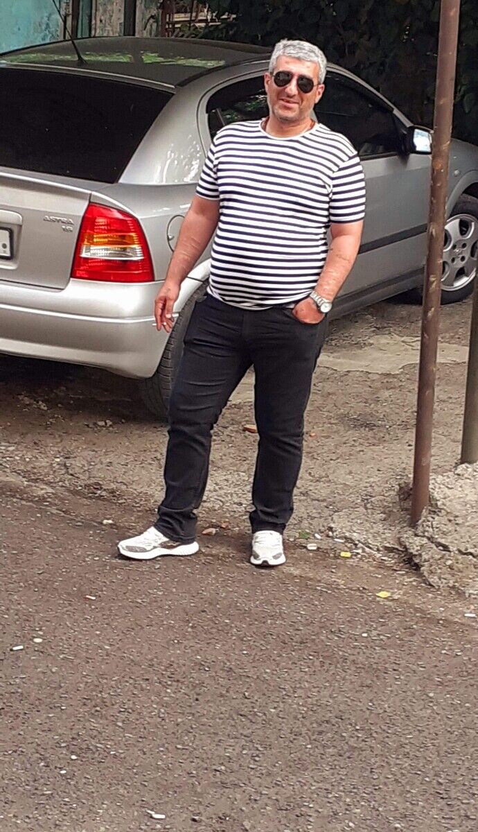  20272971  Beno, 43 ,    