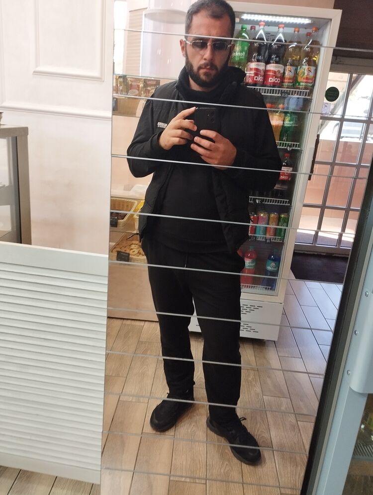  38424951  , 27 ,    