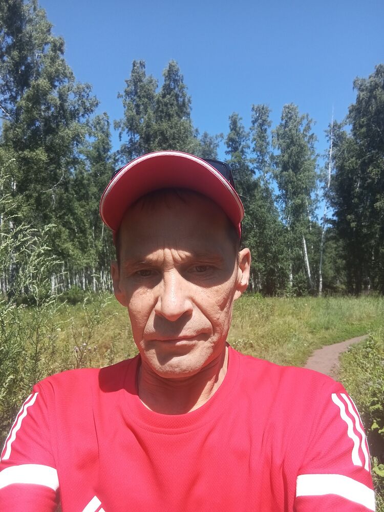  52601711  Oleg, 56 ,    