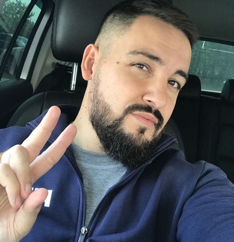  52948571  , 32 ,    