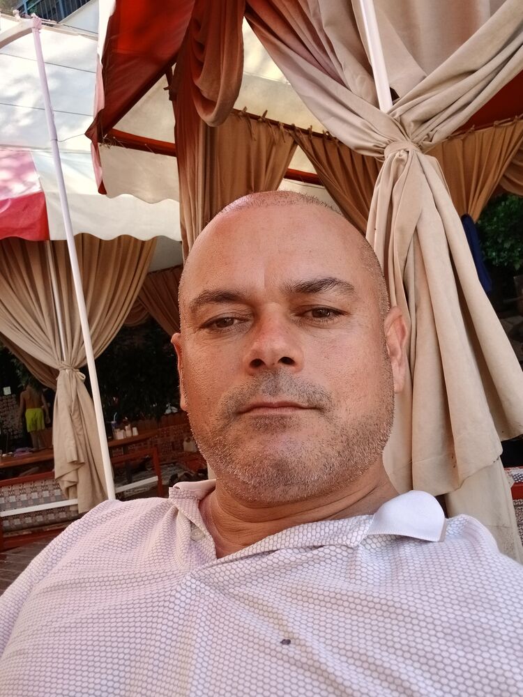  46040951  Ali, 36 ,    