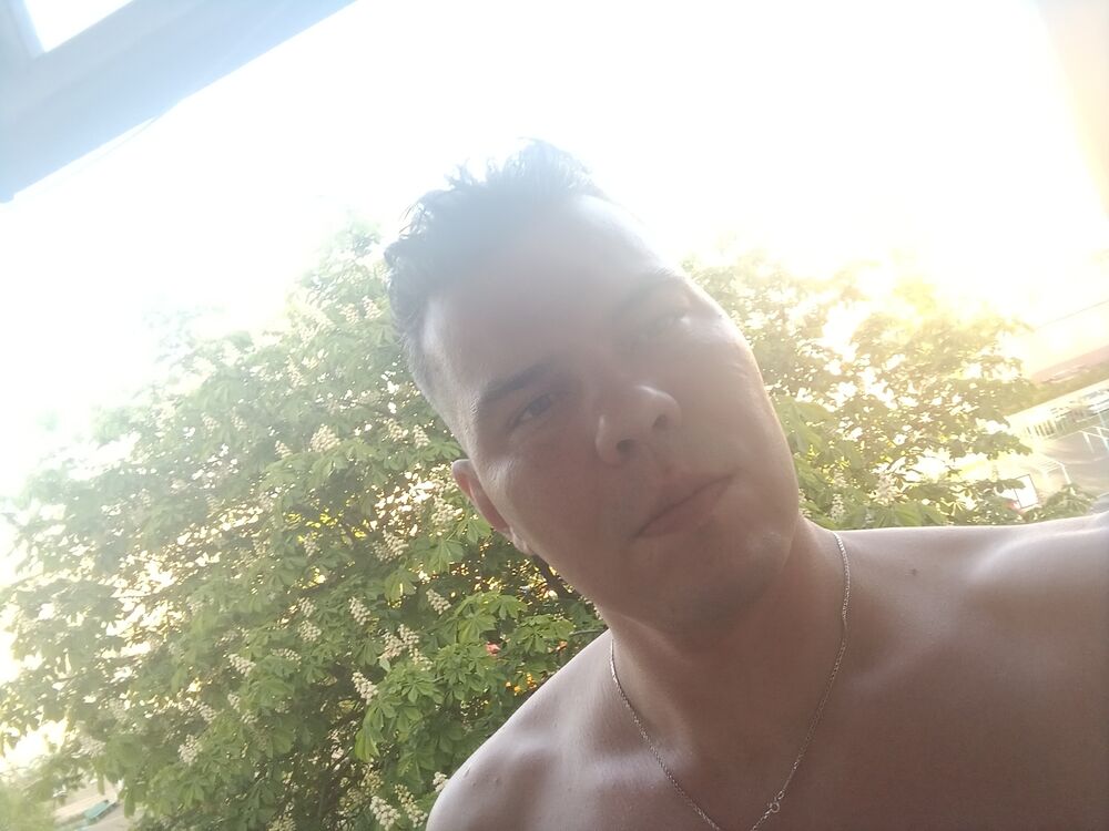  34468911  Mikhail, 38 ,    