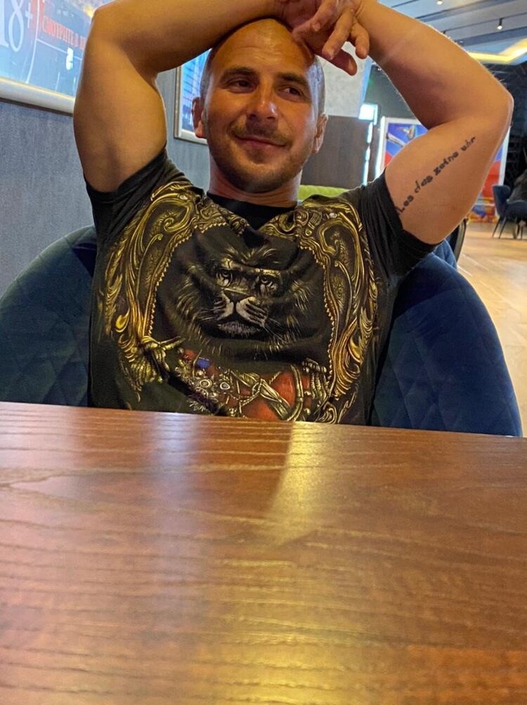  46786921  , 34 ,    