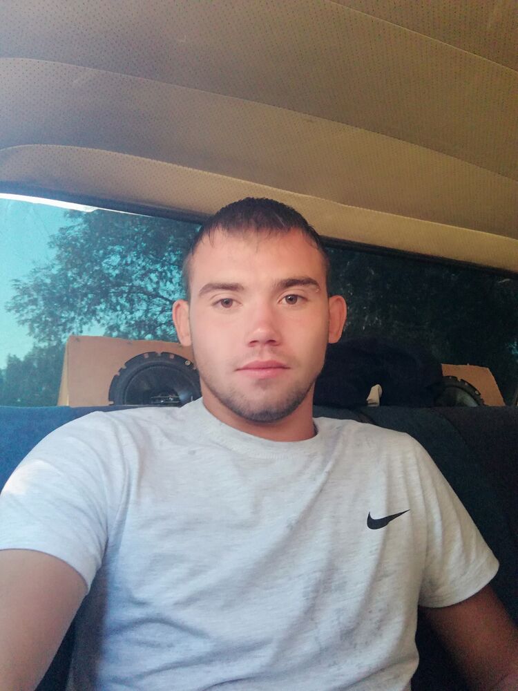  27525321  Artem, 25 ,    