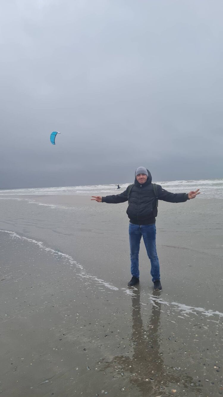  54587921  Alex, 40 ,    