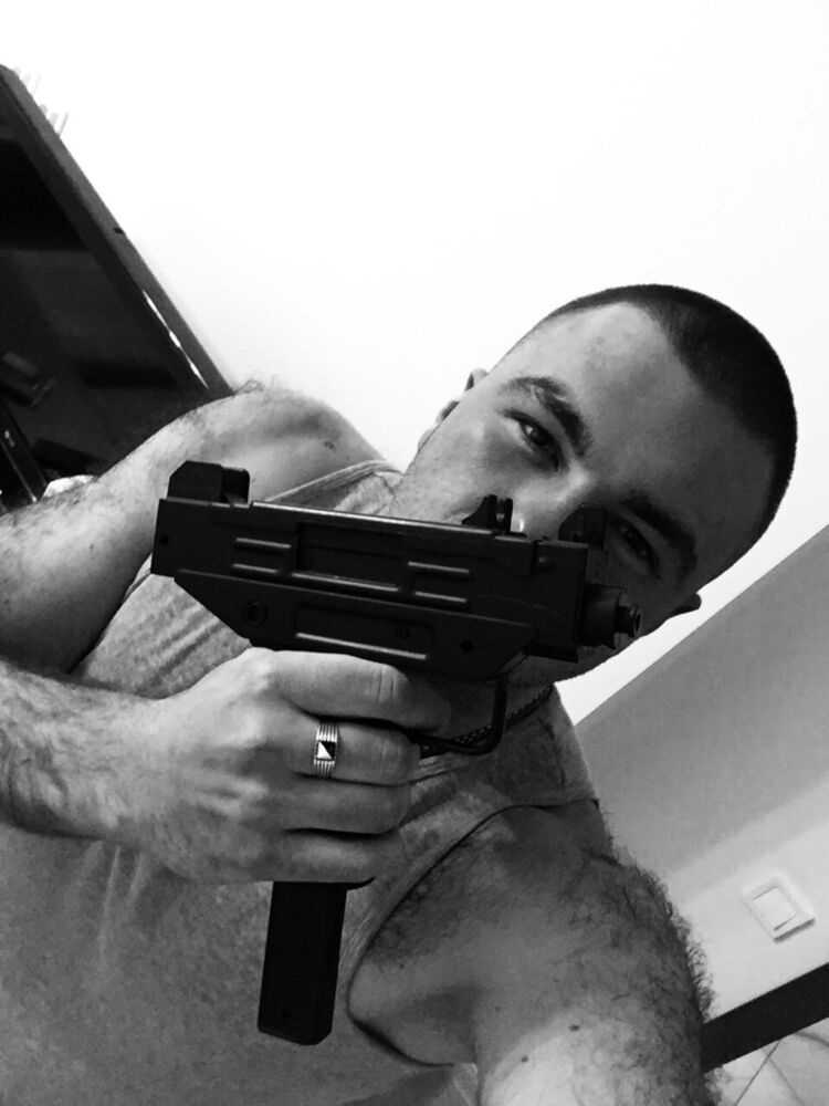  ,   Andrew, 28 ,   