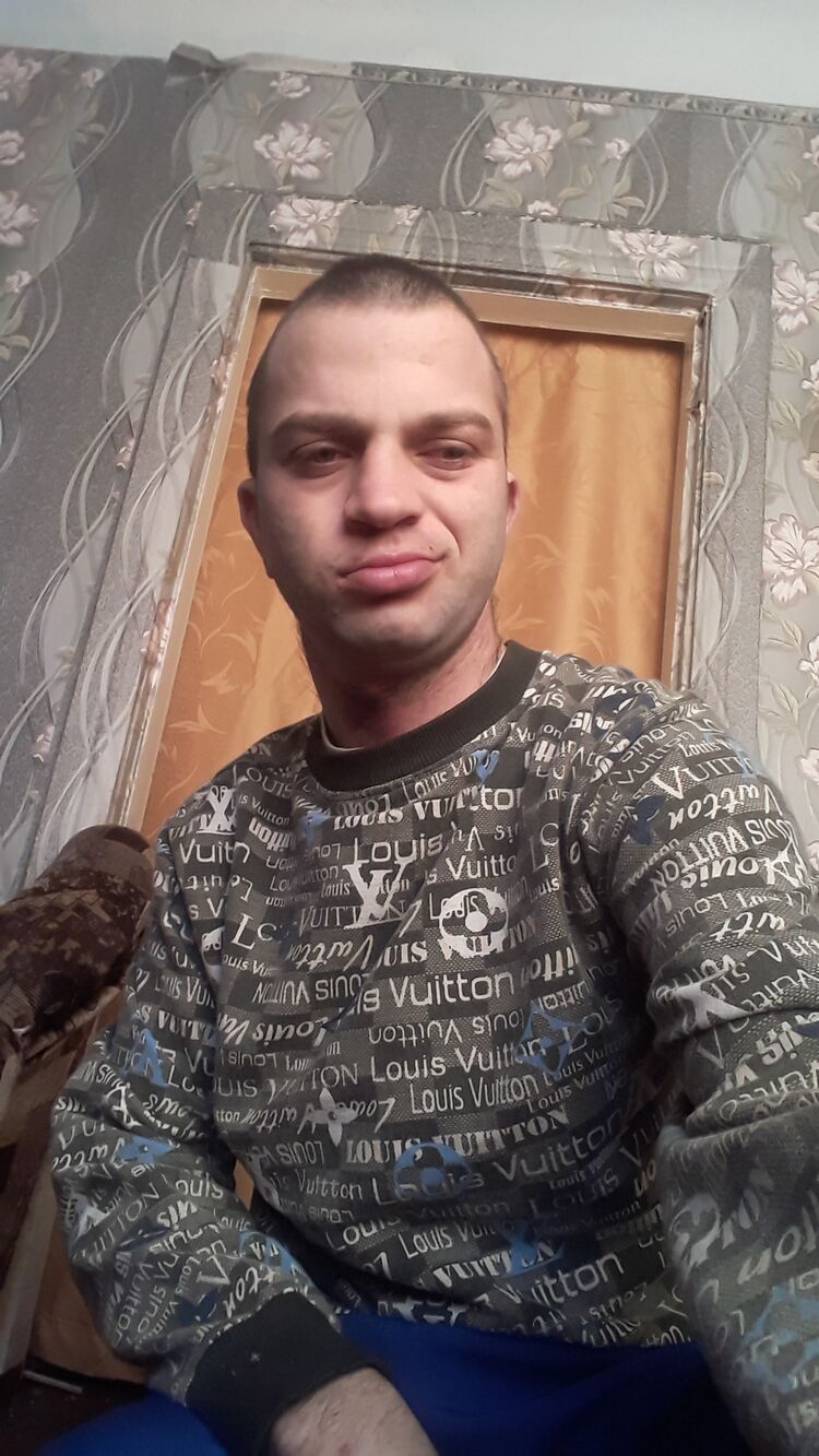  41467061  Vitali, 30 ,    