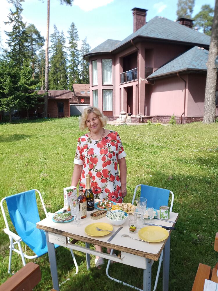  48536011  , 70 ,    -